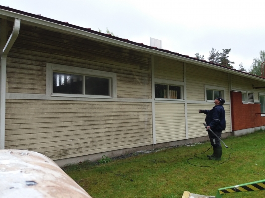 Maalaustyössä puhdas pinta on tärkeä asia.