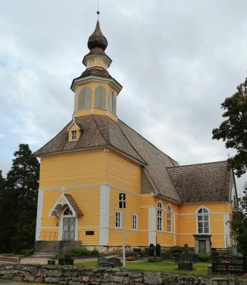 Längelmäen kirkon ulkomaalaus 2021 (jonka maalasimme 1998 aikaisemminkin)