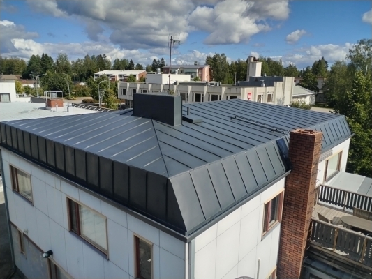 Peltikaton maalaus valmiina 2024