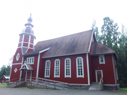 Killinkosken kirkon ulkomaalaus valmiina